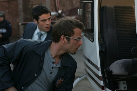 Eddie Cahill, Carmine Giovinazzo - Les Experts : Manhattan - Vivre ou laisser mourir - Film