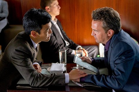John Cho, Matthew Perry - Go On - There's No 'Ryan' in Team - Film