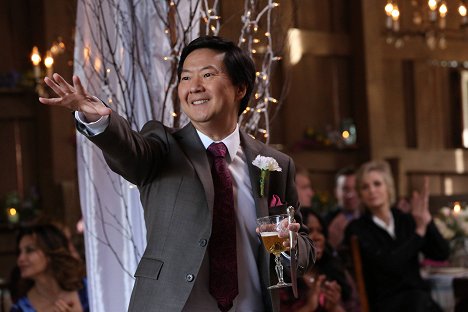 Ken Jeong - Glee - Eine Hochzeit - Filmfotos
