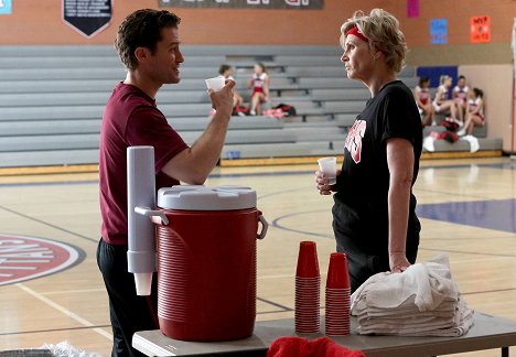 Matthew Morrison, Jane Lynch - Glee - 2009 - Van film