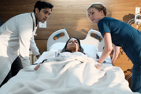 Manish Dayal, Coral Peña, Emily VanCamp - The Resident - Comrades in Arms - Photos