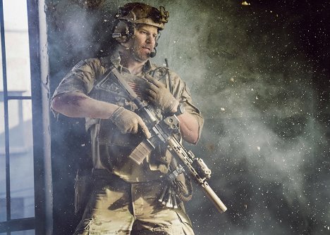 David Boreanaz - SEAL Team - Der Mann im Hintergrund - Filmfotos