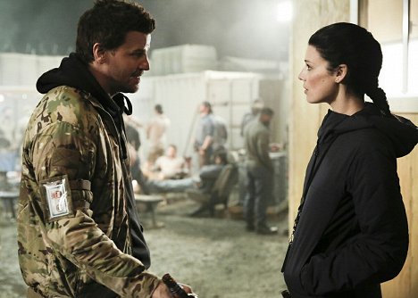 David Boreanaz, Jessica Paré - SEAL Team - Nie opuszczaj łodzi - Z filmu