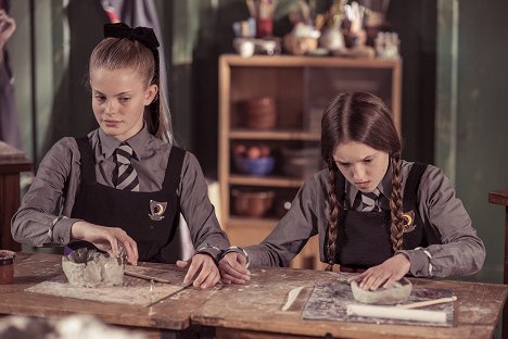 Jenny Richardson, Bella Ramsey - The Worst Witch - The Friendship Trap - Photos