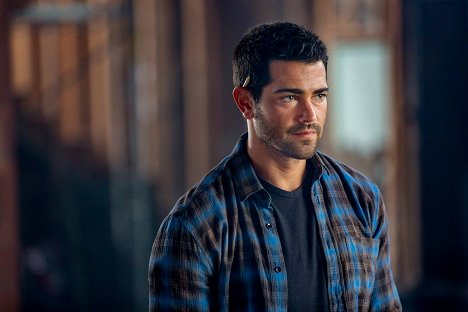 Jesse Metcalfe - Chesapeake Shores - Exes Mark the Spot - Photos