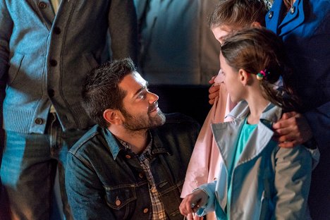 Jesse Metcalfe - Chesapeake Shores - Secrets, Lies, and School Supplies - Photos