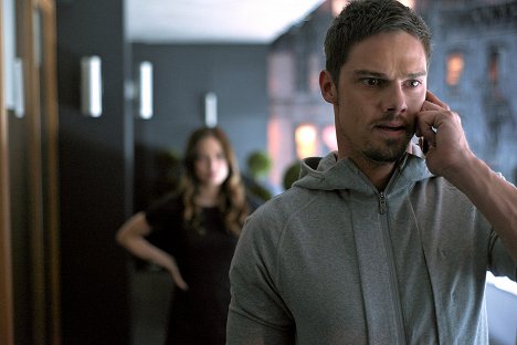 Jay Ryan - Beauty and the Beast - Operation Fake Date - Filmfotos