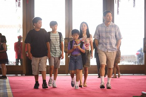 Hudson Yang, Constance Wu, Ian Chen, Randall Park - Fresh Off the Boat - Heimweh nach Orlando - Filmfotos