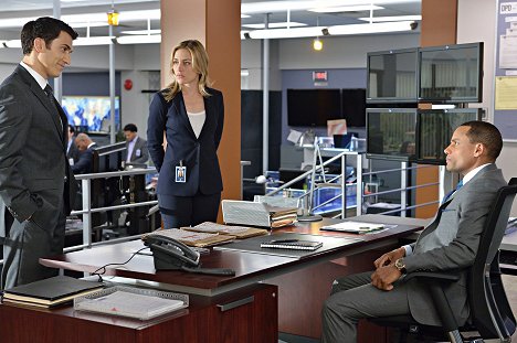 Noam Jenkins, Piper Perabo, Hill Harper - Covert Affairs - Space (I Believe In) - Photos