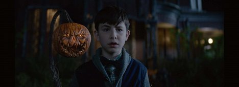 Owen Vaccaro - La casa del reloj en la pared - De la película