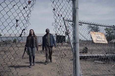 Alycia Debnam-Carey, Lennie James - Fear the Walking Dead - People Like Us - Photos