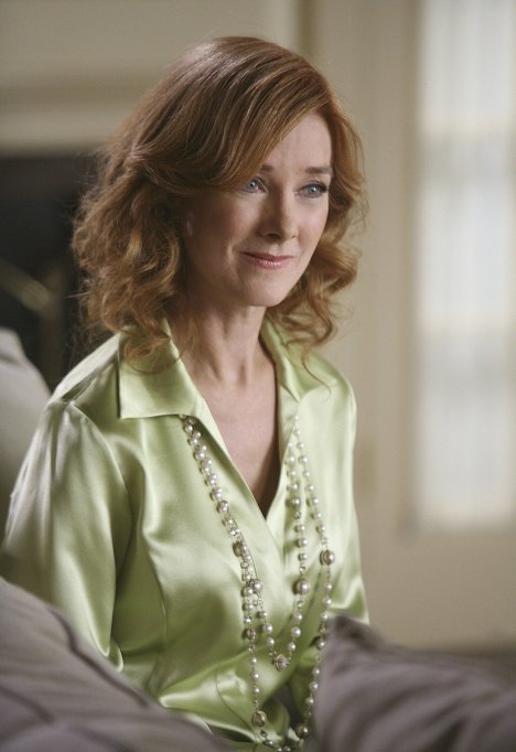 Valerie Mahaffey - Desperate Housewives - No Fits, No Fights, No Feuds - Photos