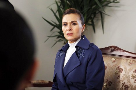Hatice Aslan - Adı: Zehra - Episode 1 - De la película
