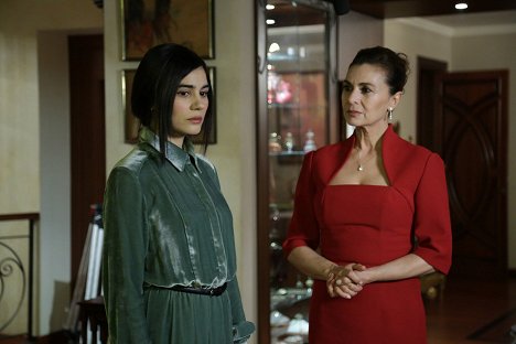 Zeynep Çamcı, Hatice Aslan - Adı: Zehra - Episode 2 - Z filmu