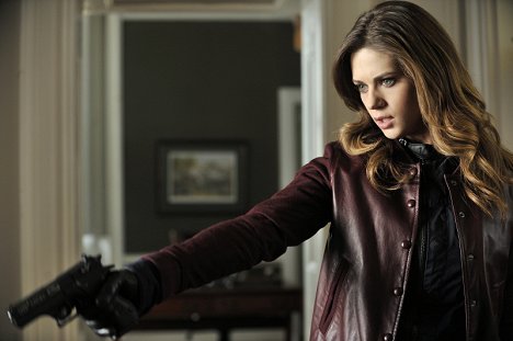 Lyndsy Fonseca - Nikita - Brave New World - Z filmu