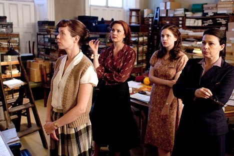 Anna Maxwell Martin, Rachael Stirling, Sophie Rundle, Julie Graham - The Bletchley Circle - Cracking a Killer's Code: Part 2 - Film