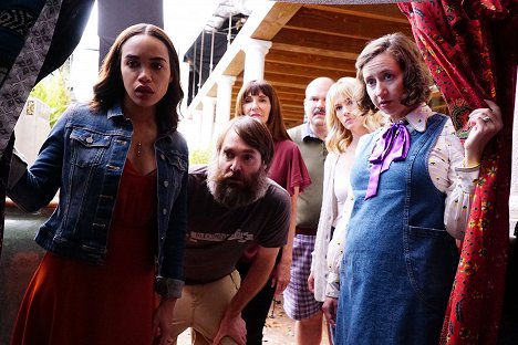 Cleopatra Coleman, Will Forte, Mary Steenburgen, Mel Rodriguez, January Jones, Kristen Schaal - The Last Man on Earth - Not Appropriate For Miners - Photos