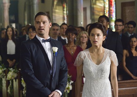 Jay Ryan, Kristin Kreuk - Kráska a zvíře - Shotgun Wedding - Z filmu