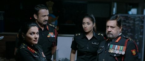 Nivetha Pethuraj, V. Jayaprakash - Tik Tik Tik - De la película
