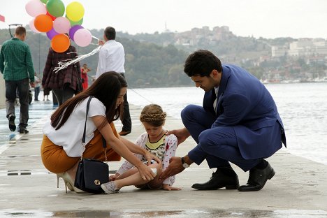 Hazal Subaşı, Hazel Aynalı, Erkan Meriç - Adını Sen Koy - Filmfotos