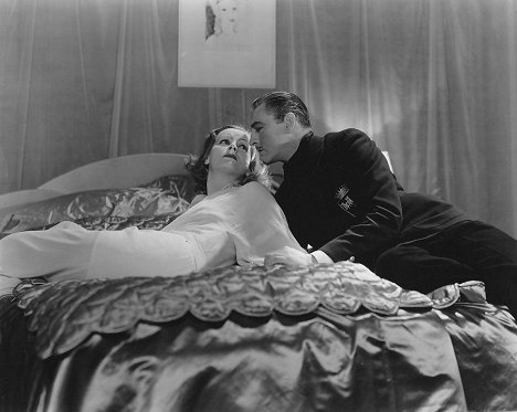Greta Garbo, John Barrymore - Grand Hotel - Photos