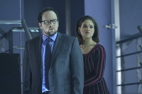 Austin Basis, Nicole Gale Anderson - Beauty and the Beast - Means to an End - Van film