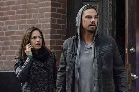 Kristin Kreuk, Jay Ryan - Kráska a zviera - No Way Out - Z filmu