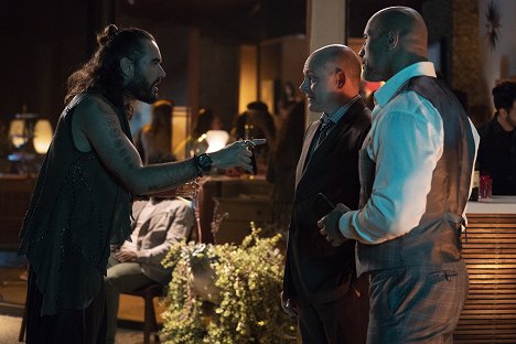 Russell Brand, Rob Corddry, Dwayne Johnson - Ballers - This Is Not Our World - Photos