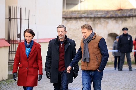 Lenka Vlasáková, Jiří Langmajer, Petr Stach - Labyrint - Epizoda 2 - Photos