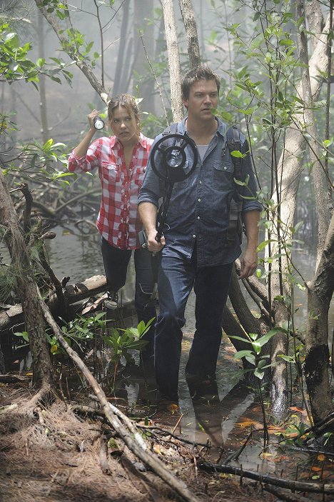 Kiele Sanchez, Matt Passmore - The Glades - Booty - Kuvat elokuvasta