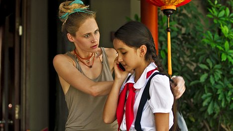 Inez Bjørg David, Frances Asisika Burnett - Ein Sommer in Vietnam - Filmfotos