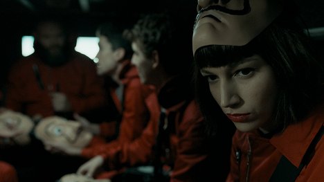 Úrsula Corberó - La casa de papel (Netflix version) - Episode 1 - De la película