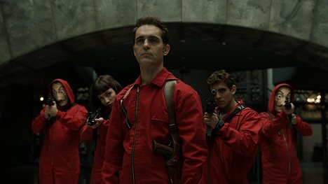 Úrsula Corberó, Pedro Alonso, Miguel Herrán - La Casa de Papel (Netflix version) - Episode 10 - Film