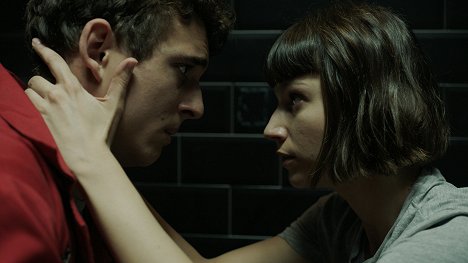 Miguel Herrán, Úrsula Corberó - Papírový dům (Netflix verze) - Epizoda 1 - Z filmu