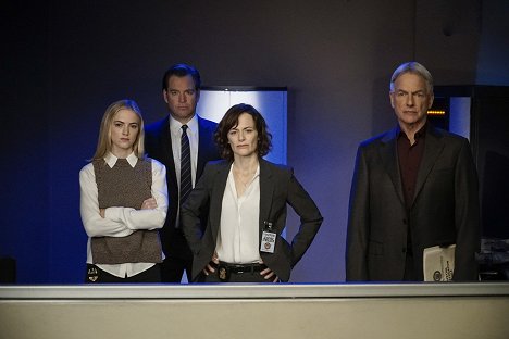 Emily Wickersham, Sean Murray, Sarah Clarke, Mark Harmon - NCIS: Naval Criminal Investigative Service - Dead Letter - Photos