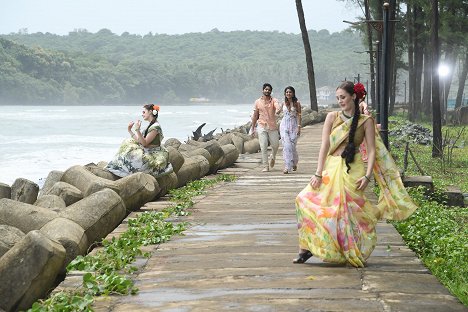 Naga Chaitanya Akkineni, Anu Emmanuel - Sailaja Reddy Alludu - Van film