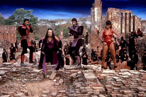 John Medlen, Musetta Vander, Tyrone C. Wiggins, Marjean Holden - Mortal Kombat 2 - Filmfotos