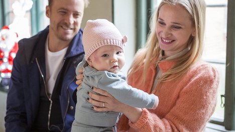 Erik Johansson, Vera Vitali - Bonus Family - Säsong 2 - Photos