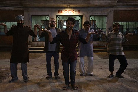 Gippy Grewal, Deepak Dobriyal, Farhan Akhtar, Rajesh Sharma, Inaamulhaq - Lucknow Central - De filmagens