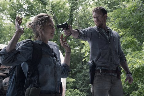 Jenna Elfman, Charles Harrelson - Fear the Walking Dead - Weak - Photos