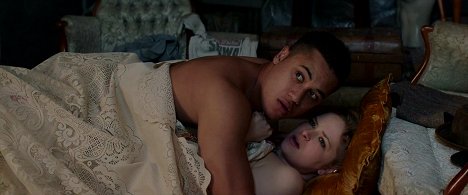 James Rolleston, Ashleigh Cummings - Pork Pie - Z filmu