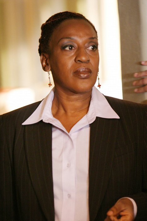 CCH Pounder - The Shield: Acima da Lei - Cracking Ice - Do filme