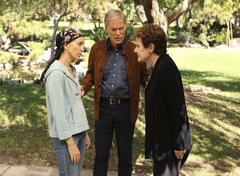 Felicity Huffman, Richard Chamberlain, Polly Bergen - Desperate Housewives - Distant Past - Photos