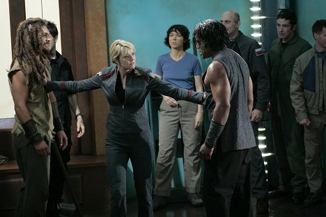 Jason Momoa, Amanda Tapping - Stargate: Atlantis - Midway - Photos