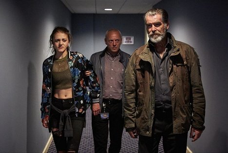 Lara Peake, Craig Conway, Pierce Brosnan - Final Score - Filmfotos