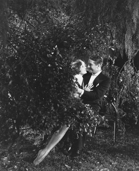 Lili Damita, Maurice Chevalier - Une Heure près de toi - Kuvat elokuvasta