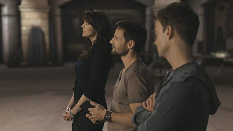 Amanda Tapping, Ryan Robbins, Robin Dunne - Svatyně - Temná budoucnost - Z filmu