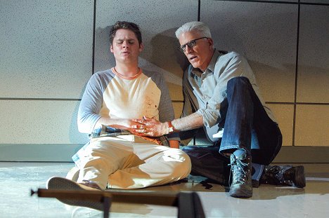 Matt Shively, Ted Danson - CSI: Crime Scene Investigation - The Fallen - Photos