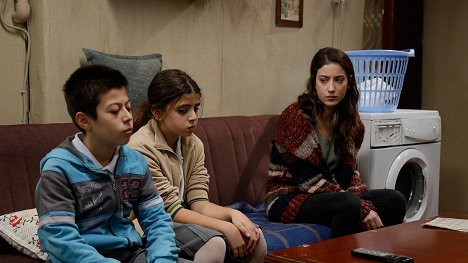 Alp Akar, Zeynep Selimoğlu, Hazal Kaya - Az én kis családom - Episode 12 - Filmfotók