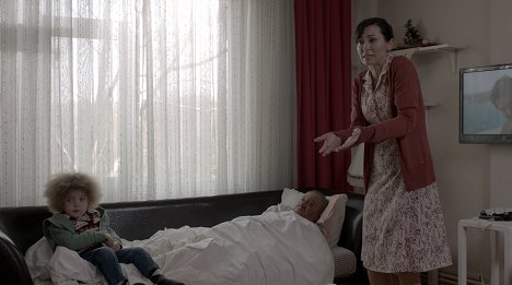 Ömer Sevgi, İsmail Karagöz, Evrim Doğan - Bizim Hikaye - Episode 12 - De la película